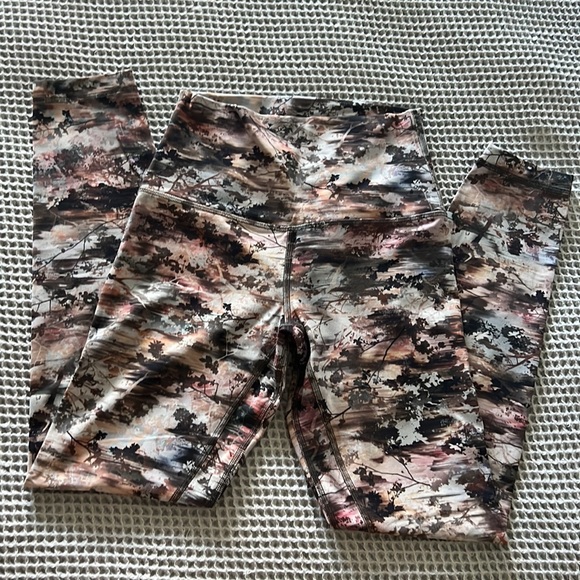 Lululemon leggings - Picture 2 of 3